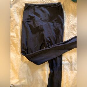 Buff bunny leggings size small